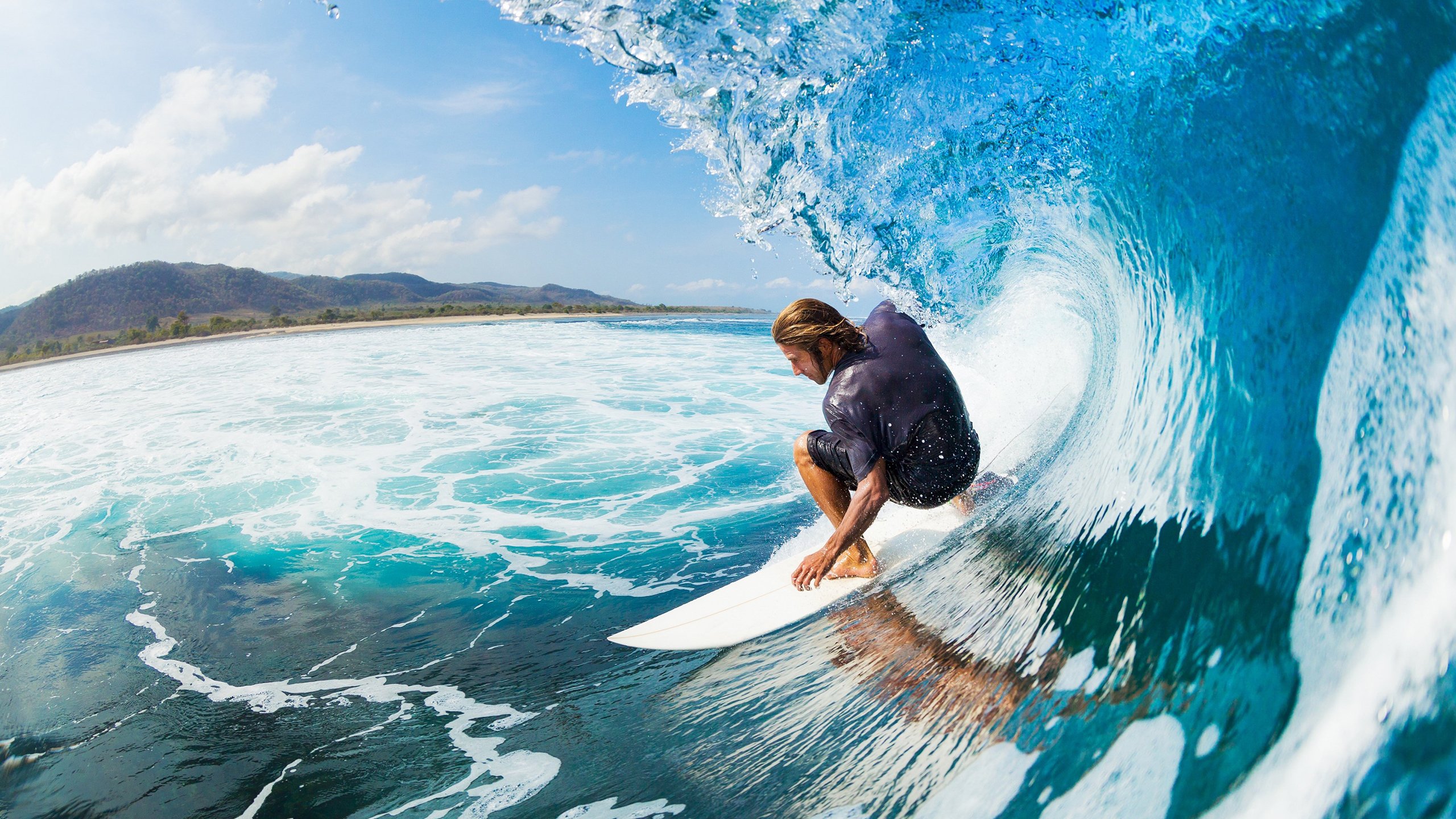 足球裁判技术不断升级